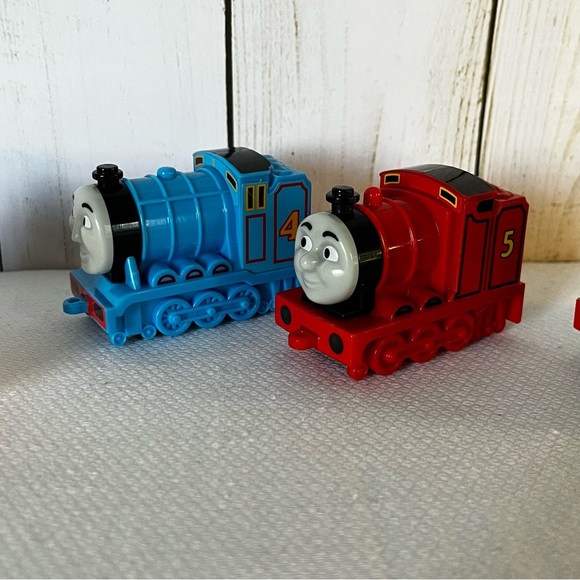 Thomas & Friends Connection Set Seven Mini Locomotives and Freight Cars - Picture 6 of 8